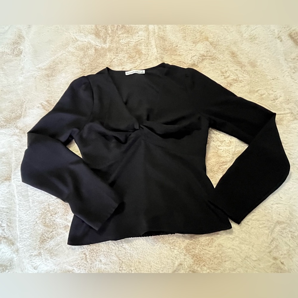 Abercrombie and Fitch black dressy top size S - Picture 3 of 4